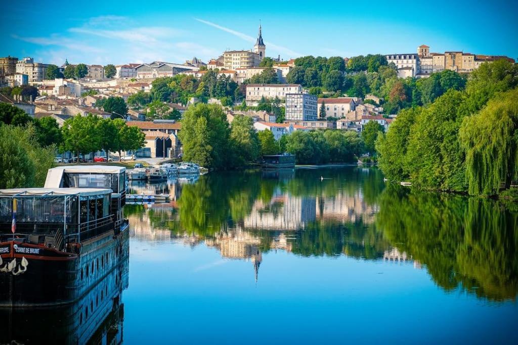 Belle Maison De Ville l'Isle-d'Espagnac Dış mekan fotoğraf